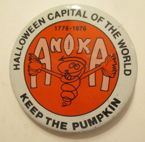 Anoka Minnesota Halloween Capital World 1976 Pumpkin Vintage Pinback Button