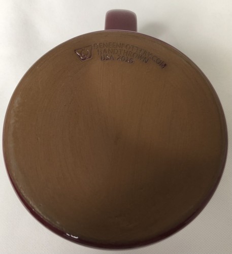 2016 Deneen Pottery Signed Texas Pecan Growers Association 1921 Burgundy EUC - Picture 4 of 7