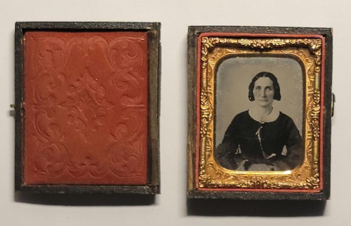 Ruby Ambrotype Photo Behind Glass Older Woman Gilded Chain and Broach 9th Plate - Picture 2 of 6