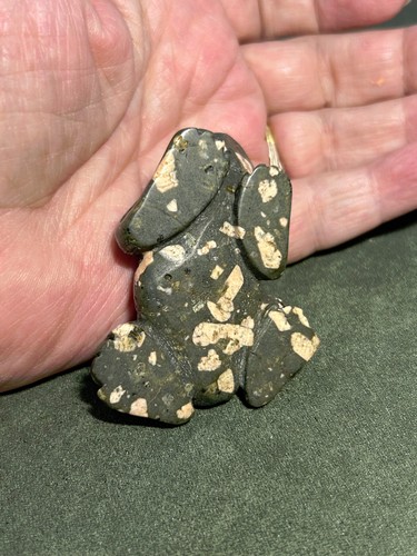 STONE FROG SCULPTURE - CARVED FROM AGATE STONE - GLASS EYES - 2.5" - Bild 5 von 5