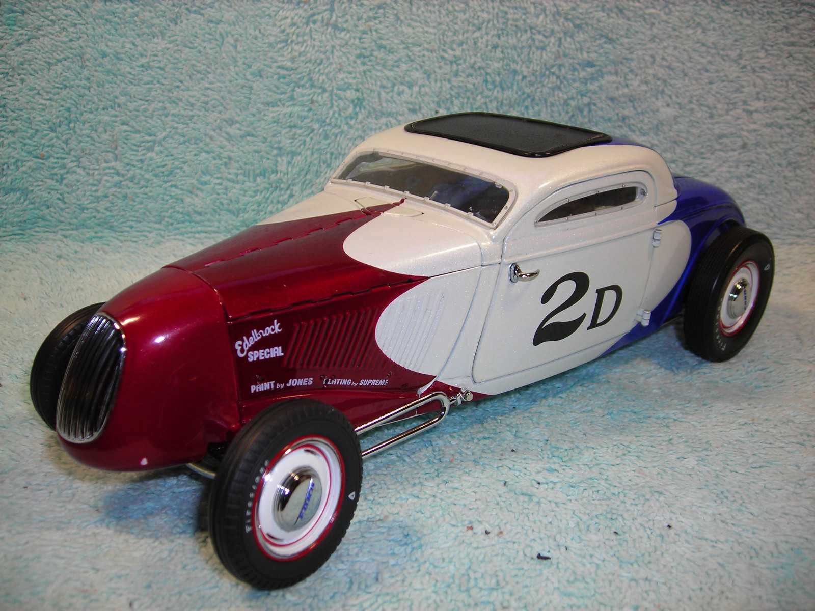 1 18 SCALE DIECAST 1934 FORD HOT ROD COUPE IN rot\Weiß\Blau BY ACME GMP. 1 18 SCALE DIECAST 1934 FORD HOT ROD COUPE IN rot\Weiß\Blau BY ACME GMP.
