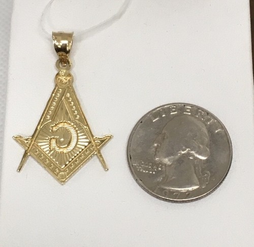 Masonic Emblem Pendant, 14kt Yellow Gold, 3.1 grams (1  1/2"H x 7/8"W appx) - Picture 2 of 2
