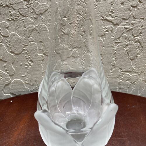 Viking Glass 13" Clear Frosted Cabbage Leaf Swung Vase - Picture 3 of 12