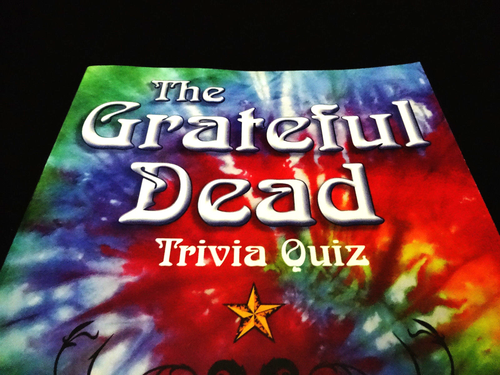 Grateful Dead Book The GD Trivia Quiz Truckin' On Jerry Garcia 2008 Master Books - Picture 3 of 11