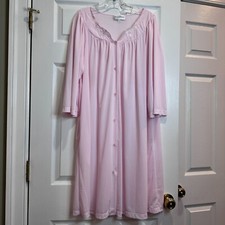 Miss Elaine Classics Robe L Pink Nylon Embroidered 3/4 Sleeve Button Lightweight