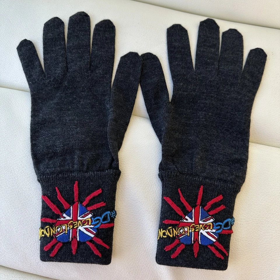 NEW DOLCE & GABBANA Gloves Wool Gray #DGLovesLondon Embroidered Mittens  $400 - Image 2 of 4