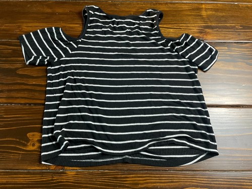 Mossimo Shirt, Women's Plus Size XXL, Black, White, Striped, Cold Shoulder, Crop - Picture 2 of 10