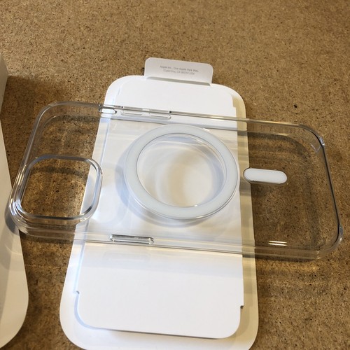 Coque transparente transparente transparente authentique Apple iPhone 15 housse MagSafe A3127 MT203ZM/A - Photo 5 sur 10