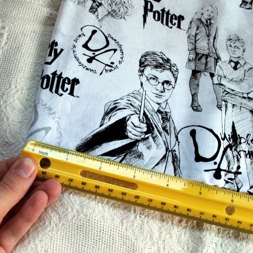 Harry Potter Fabric, Cotton Wizarding Fabric, Choose from 1 Yard Cut, 4 Designs - Picture 5 of 10