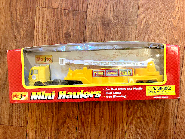 Vintage  Maisto Mini Haulers Realistic Rigs Mighty Motors  Die Cast Fire Truck