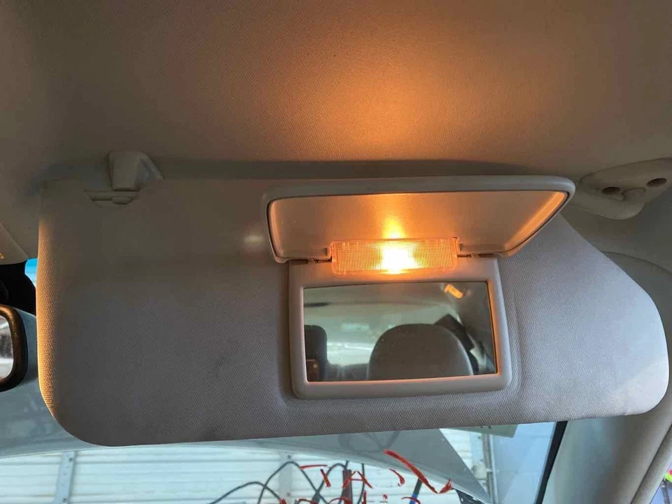 Used Right Sun Visor fits: 2008 Chrysler 300 w/illumination Right Grade A - Изображение 3 из 4