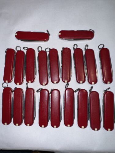 Victorinox Classic SD Swiss Army Knife 58mm Used Toothpick Tweezers Key Ring - Picture 9 of 9