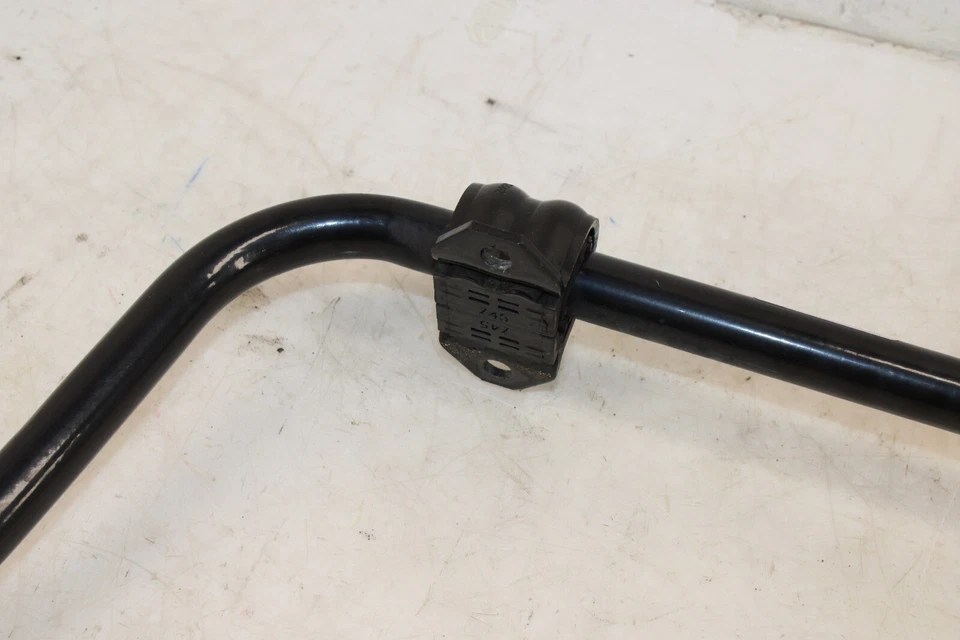 2016-2024 Chevrolet Camaro SS Rear Stabilizer Sway Bar 23161082 OEM JD46 - Image 4 of 4