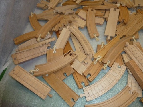 Large lot of Thomas The Train Learning Curve Vintage Wooden Train Tracks - Picture 4 of 11