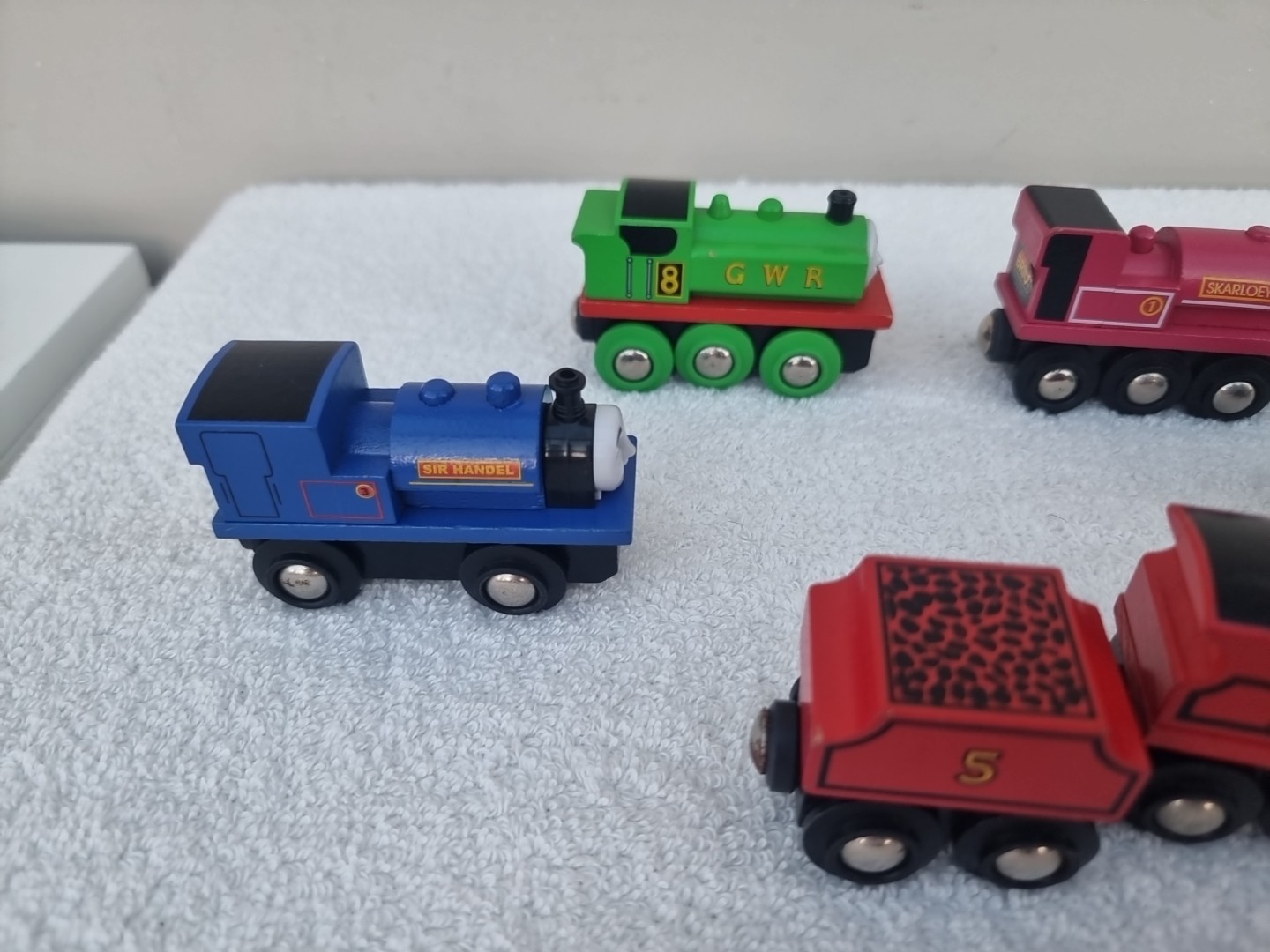 Picture 3 of 18