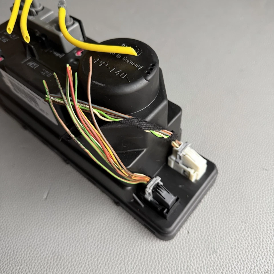 Mercedes R170 SLK230 SLK320 SLK | Crossfire Central Door Locking Vacuum Pump OEM - Image 4 of 4