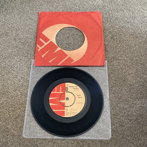 KATE BUSH Wuthering Heights / Kite 2 Track 7” Single In C/S EMI Records EMI 2719