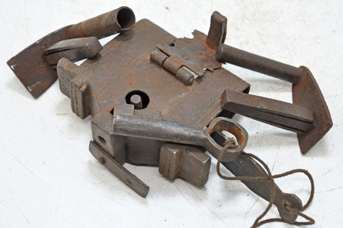 Antique Iron Rare Tricky Pad Lock Original Old Fine Hand Crafted Engraved Workin - Picture 9 of 10
