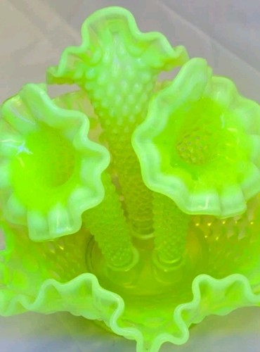 Fenton Vaseline opalisierend 3 Lilie Epergne-Prelogo-Topas Schuhnagel gekräuselte Hörner