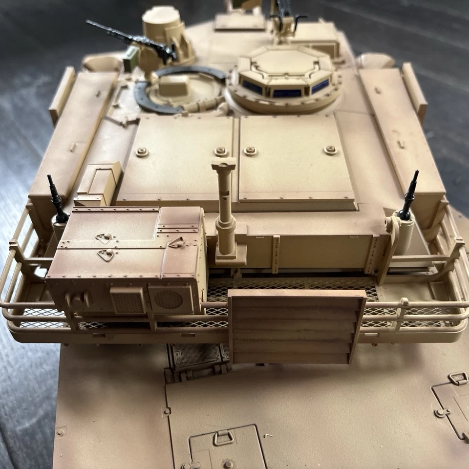 Tamiya 36212 1/16 Scale U.S Main Battle Tank M1A2 Abrams display model - Image 2 of 4