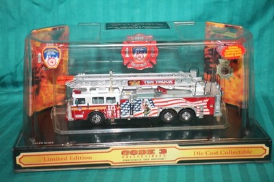 Code 3 Seagrave Rear Mount Ladder FDNY 10 Ten Truck 2003 Preserve The Honor H2f