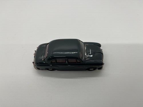 Pathfinder Models 1/43 1954 Morris Oxford Series II Grey Limited Edition PFM20 - Picture 6 of 10