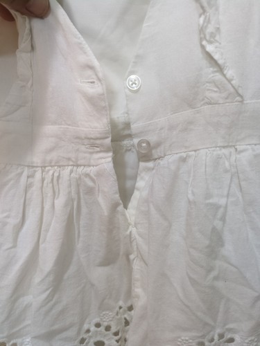 Disney Girls White Eyelet Dress 2T Ruffle Sleeves, Button Back, Floral Hem - Picture 4 of 7