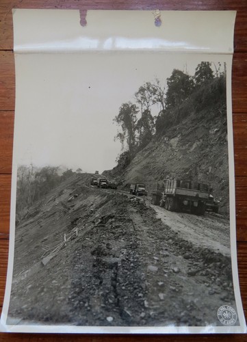 WWII PHOTO of US ARMY VEHICLES on LEDO ROAD NAGA HILLS BURMA 1944 - Picture 3 of 4
