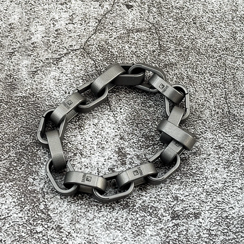 Lo último Pulsera de Titanio Sólido con Múltiples Anillos para Hombres Moda Amigable para la Piel EDC Regalo Foto 3 de 4