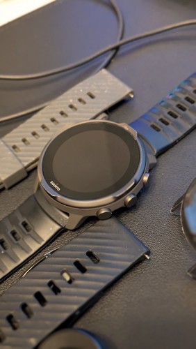 SUUNTO 7 GPS Sports Smart Watch | Android Wear OS | Graphite Gray/Black