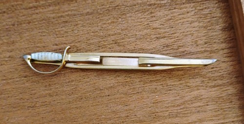 SWANK Gold Tone White Accent Stone Rapier Sword Tie Clip Bar - Picture 3 of 4