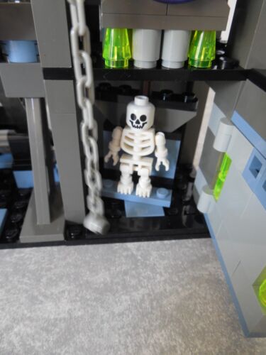 LEGO STUDIOS #1382, SCARY LABORATORY, ASSEMBLED, COMPLETE EXCEPT FOR 4 FIGURES! - Picture 11 of 17