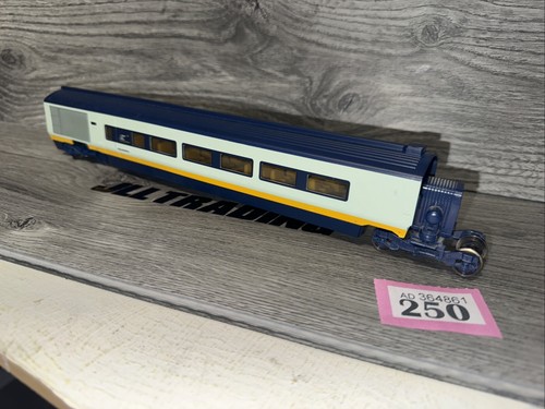 HORNBY EUROSTAR INTERMEDIATE COACH 3220