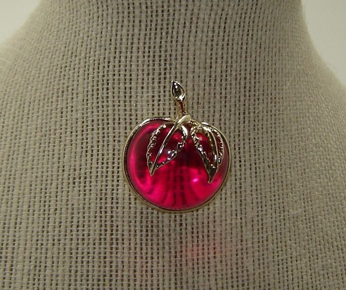 VINTAGE HOT PINK APPLE SARAH COVENTRY BROSCHE - Bild 1 von 7