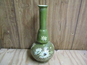 majolica-style-vase-or-lamp-base-stamped-england-green-w-white-flowers-15-034