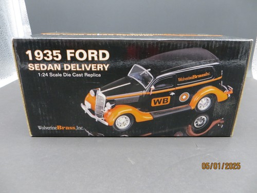 Wolverine Brass Inc. 1935 Ford Sedan Delivery 1/24 Diecst Replica - Picture 6 of 11
