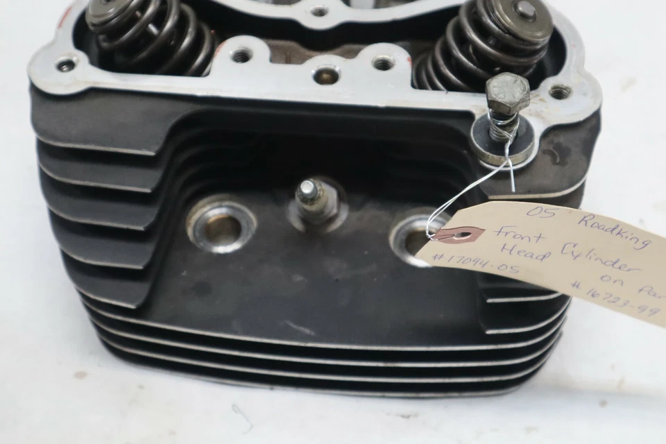 Harley Davidson Road King 2005 culata delantera negra/roja 16723-99 fabricante de equipos originales Foto 3 de 4