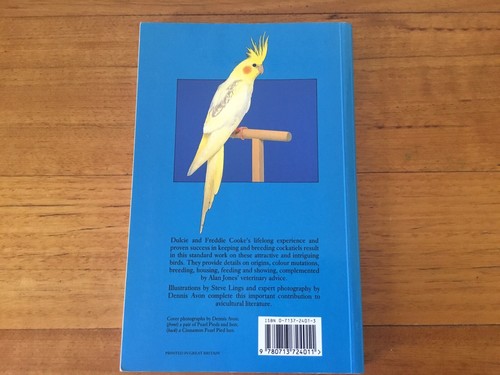 Bird Book Bundle. 3 X Australian Birds, Birdwatcher’s Notebook and Cockatiels. - Picture 3 of 15