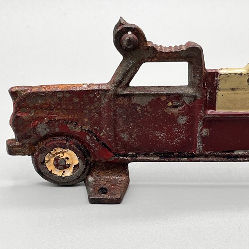 VINTAGE 2004 CAST IRON RED PICK UP TRUCK CHESTNUT CREEK NUT CRACKER - Picture 13 of 21