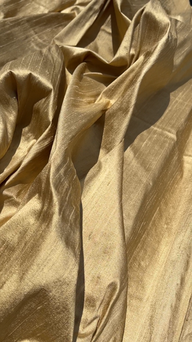 DESIGNER QUALITY IRIDESCENT SILK DUPION, HAND WOVEN - PALOMINO PONY!!! - Video 1 of 1