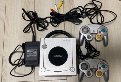 Nintendo Game Cube NTSC-J Silver console with game Japan