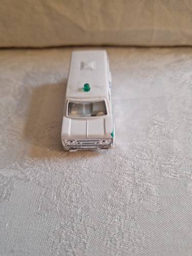 Vintage Ambulance, And Helicopter 1/ 64 ( Brand Unknown) - Picture 7 of 10