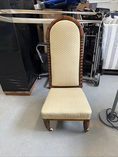 Antique Victorian Carved Walnut Tufted Parlor Chair w/Floral Fabric & Castors - Picture 2 of 6