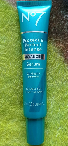 No7 Protect & Perfect Intense Advanced Serum - 30ml - Picture 1 of 2