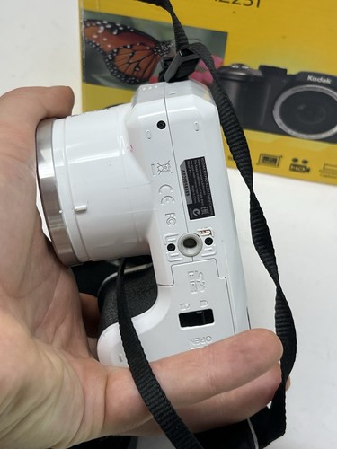 Kodak PixPro AZ251 16.0MP 25X IS Zoom Bridge Digital Camera White Tested✨ - Picture 9 of 15