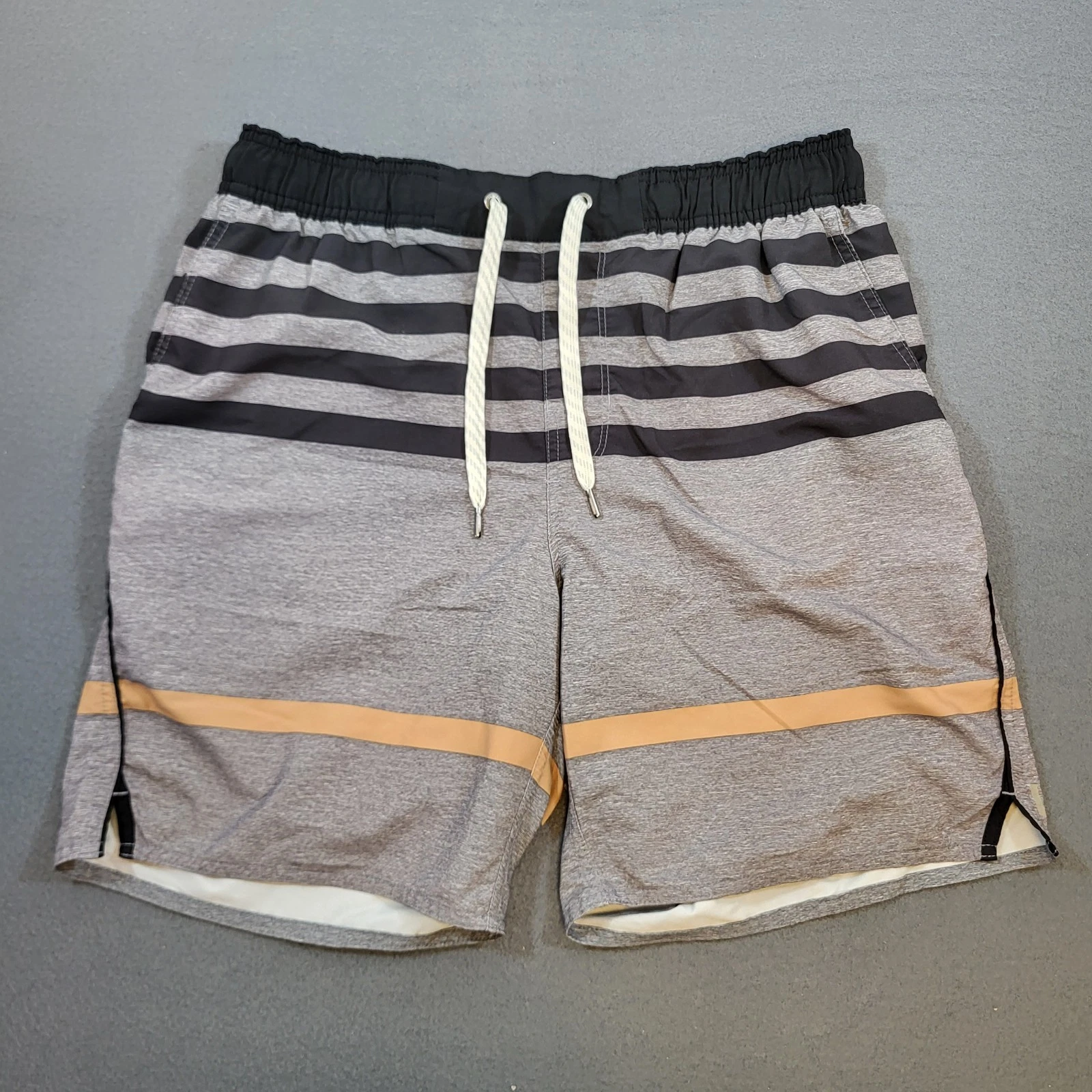 Vuori Trail Shorts Mens M Gray Black Striped Lined Running Athletic Gym Summer