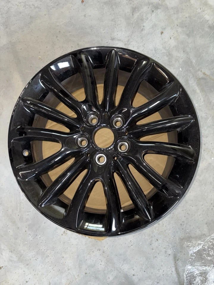 Genuine Mini Clubman F54 Alloy Wheels Net Spoke 519 7.5 x 17 Inch ET54 - Image 2 of 4