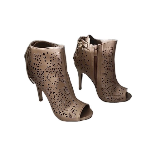 Golden Lace Heels by Forever, size 7 1/2. - Picture 2 of 4