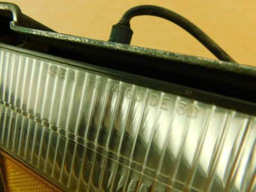 RH CORNERING LAMP / MARKER LIGHT 1975 1976 OLDSMOBILE 98 75ON1-8Q2 - Picture 7 of 10