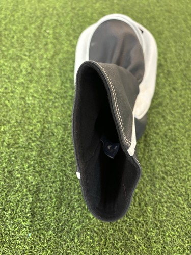 Cubierta de cabeza de conductor Chicago White Doc en blanco y negro - Imagen 3 de 4